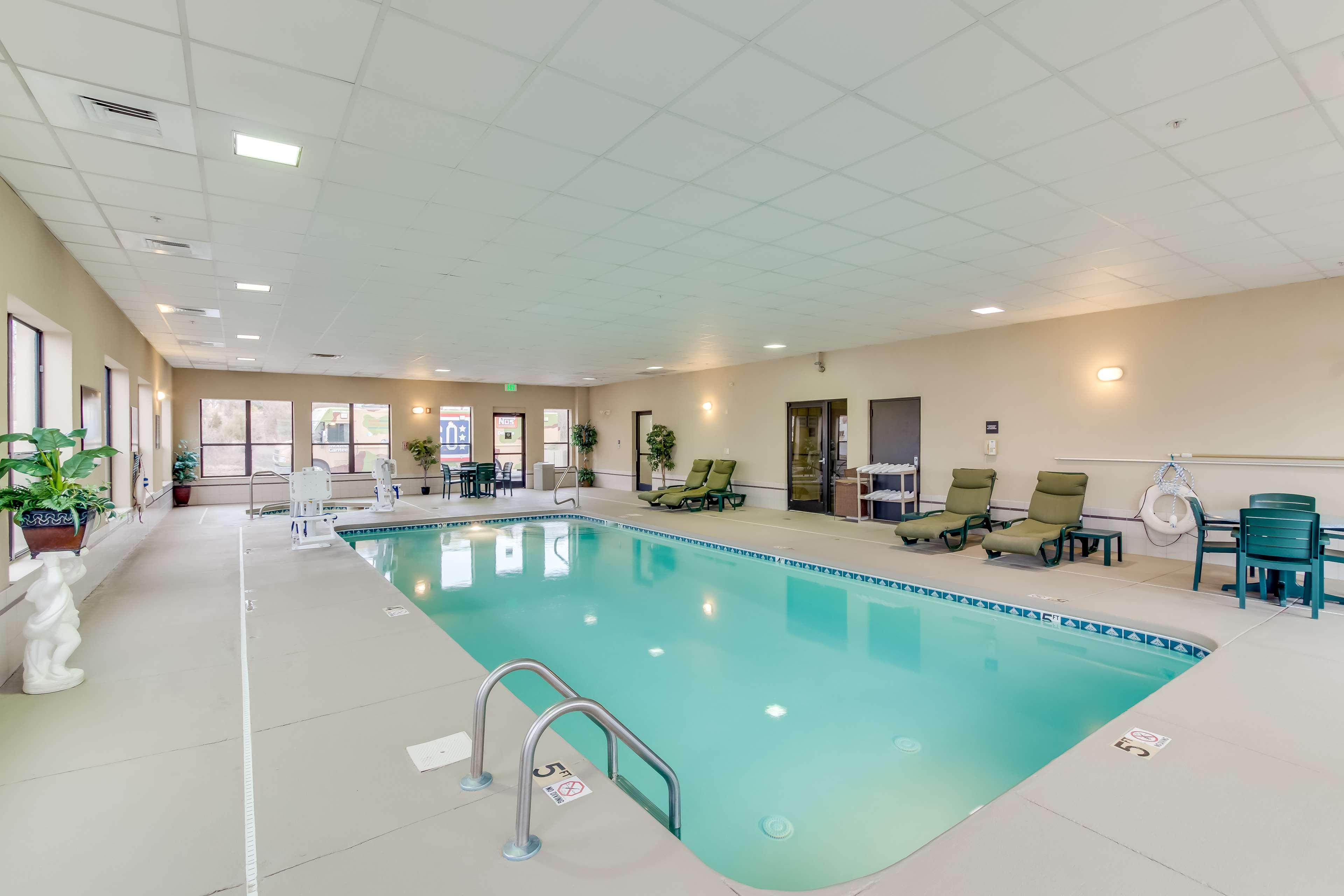 Hampton Inn Диксон Экстерьер фото