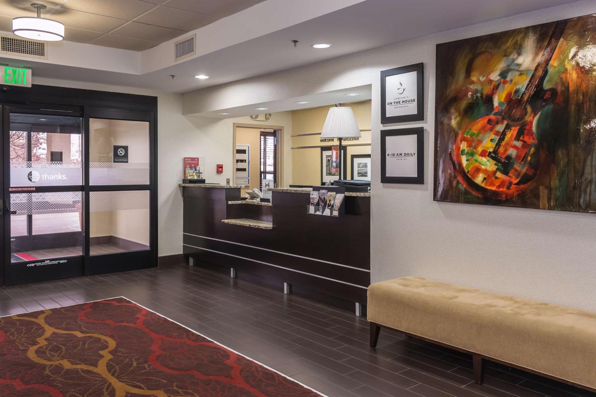 Hampton Inn Диксон Экстерьер фото