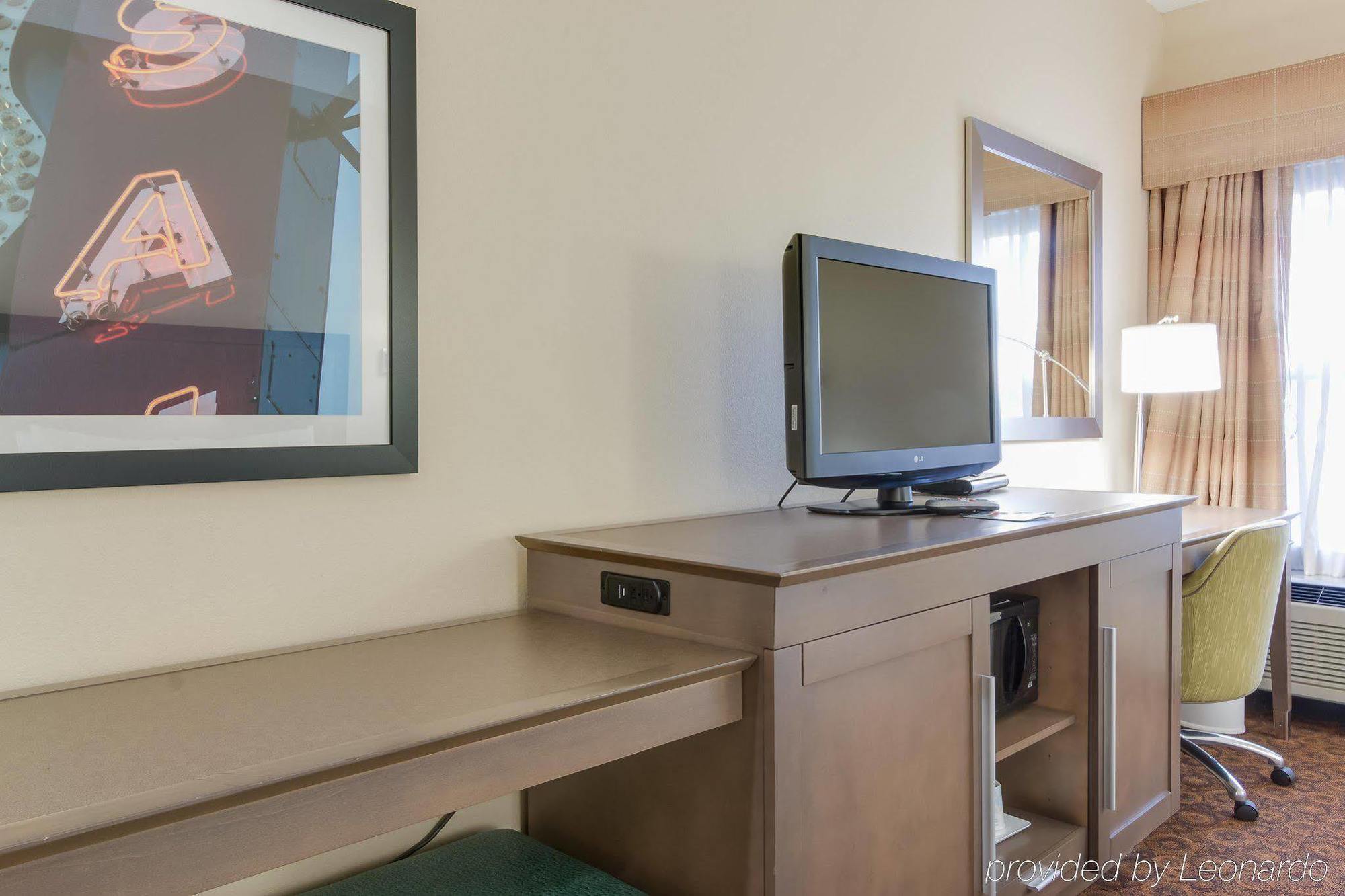 Hampton Inn Диксон Экстерьер фото