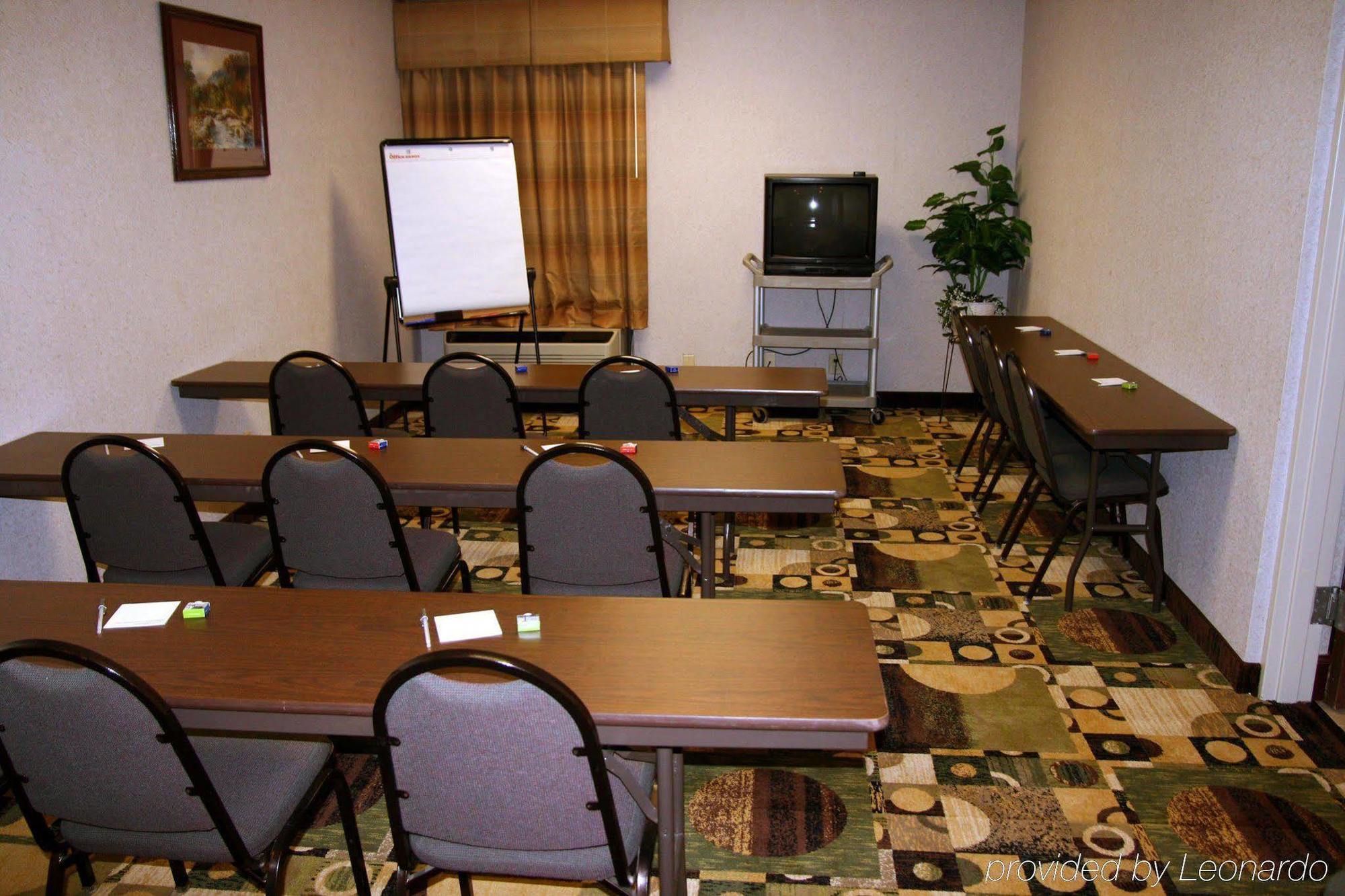 Hampton Inn Диксон Удобства фото