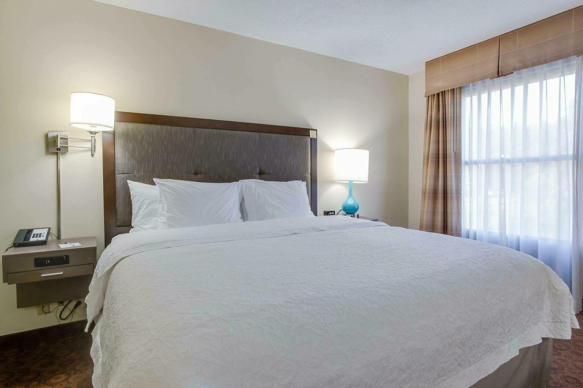 Hampton Inn Диксон Экстерьер фото