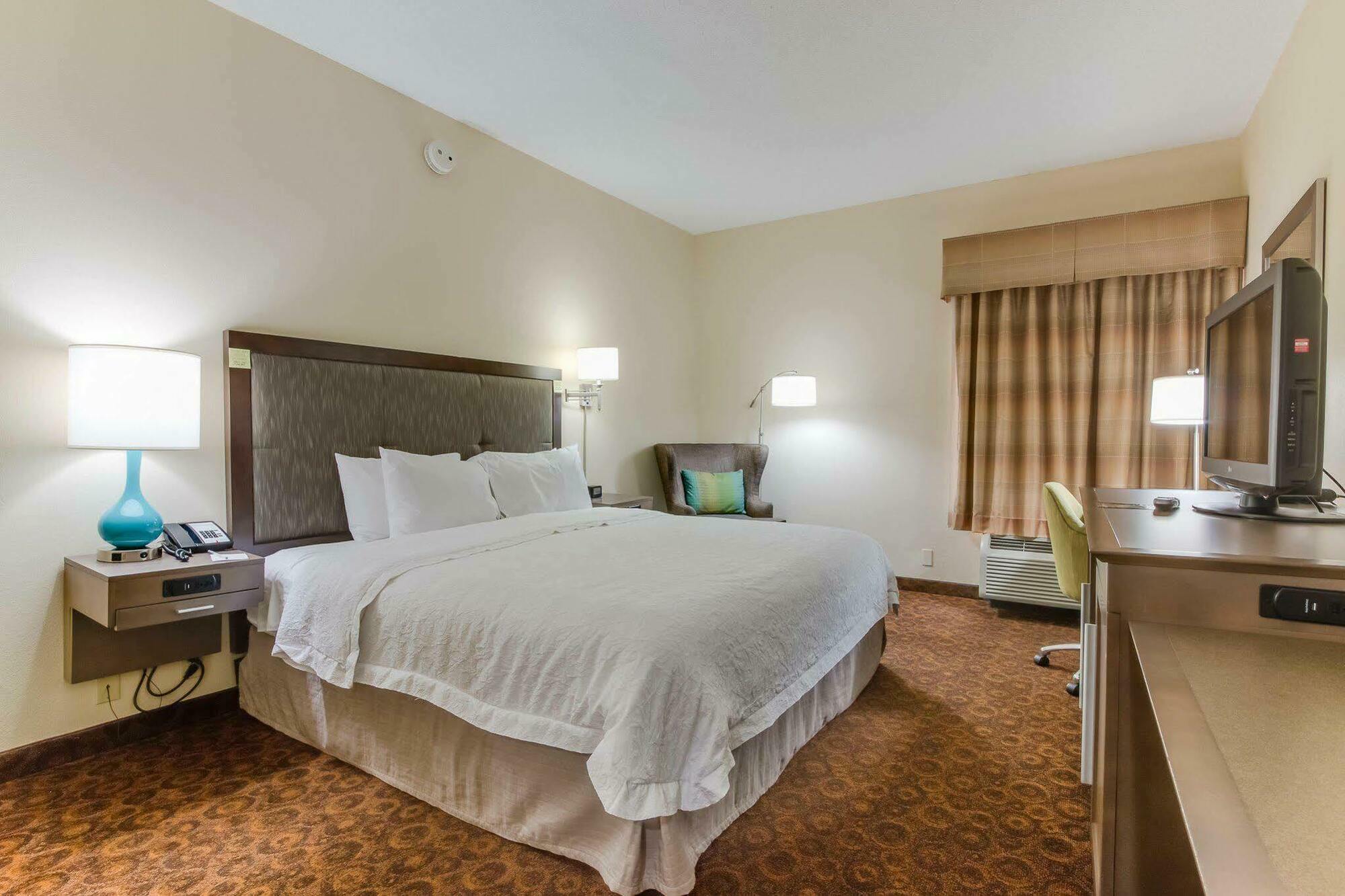 Hampton Inn Диксон Экстерьер фото