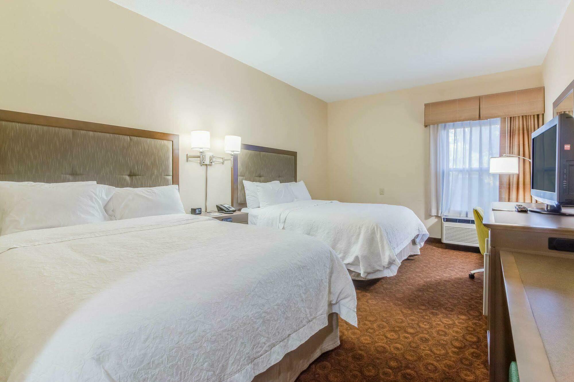 Hampton Inn Диксон Экстерьер фото