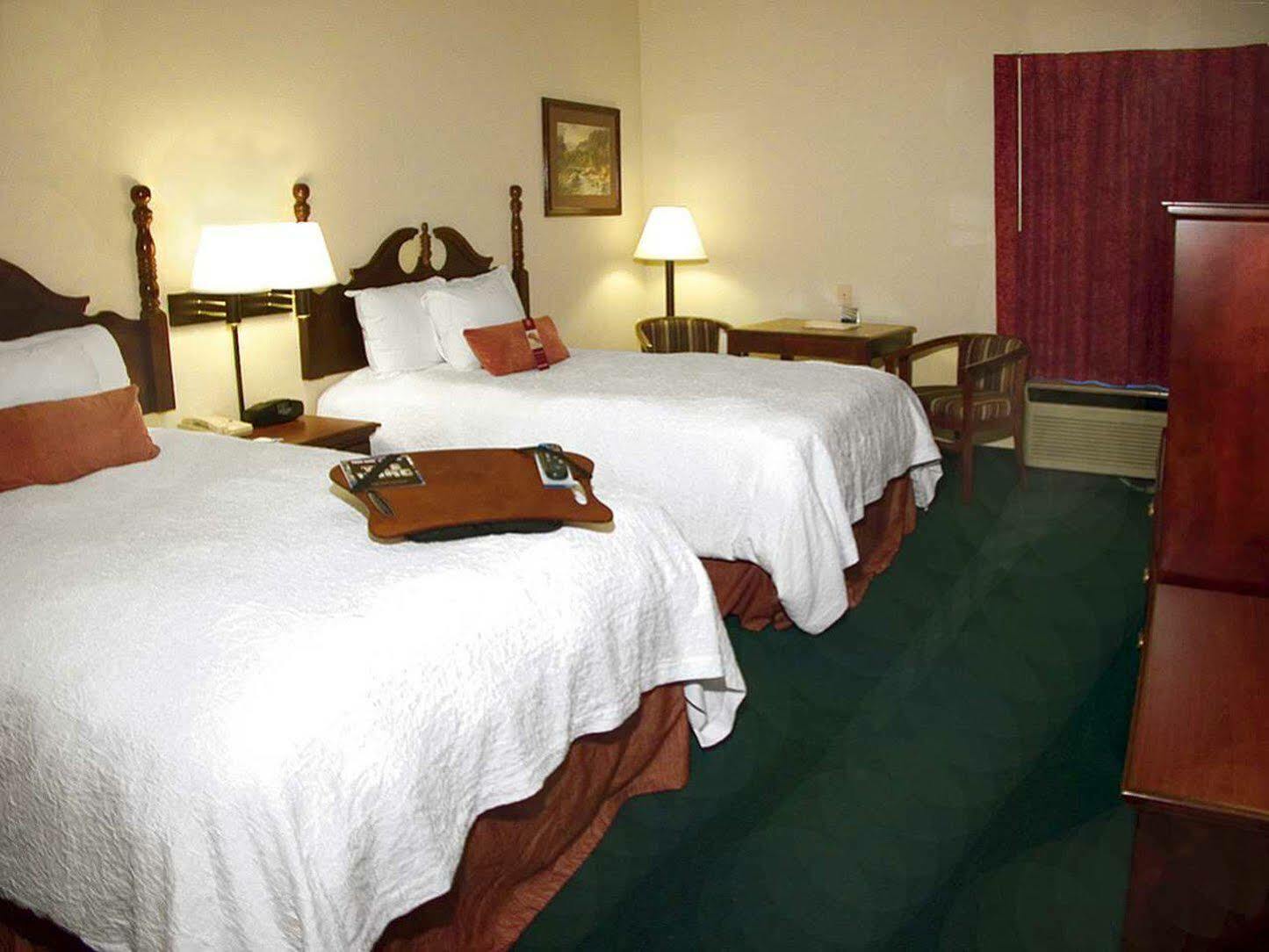 Hampton Inn Диксон Экстерьер фото